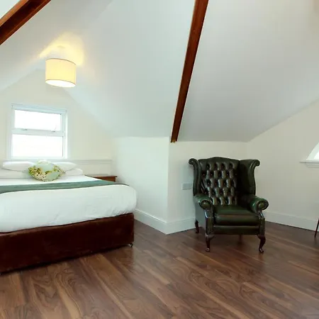 Harry Clarke Mews At The Castle *