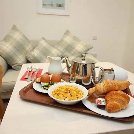 Harry Clarke Mews At The Castle *