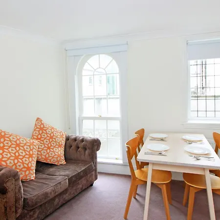 Harry Clarke Mews At The Castle