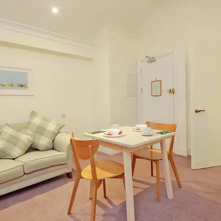 شقة Harry Clarke Mews At The Castle *