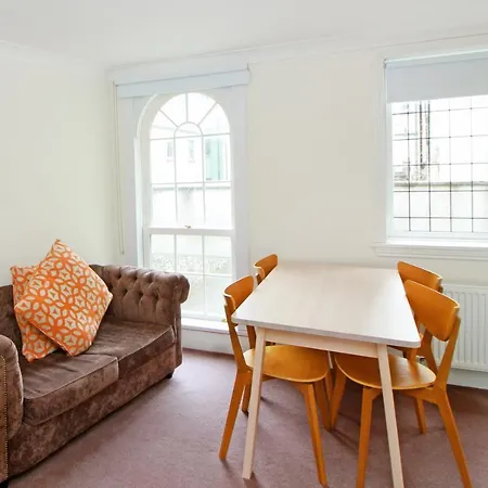 Harry Clarke Mews At The Castle دبلن