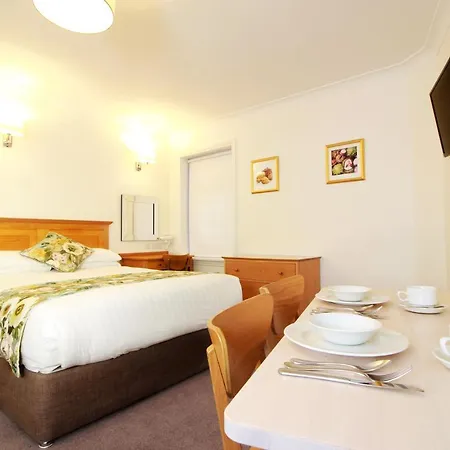 Harry Clarke Mews At The Castle