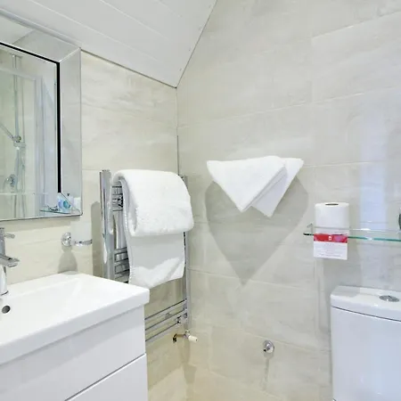 Harry Clarke Mews At The Castle * دبلن