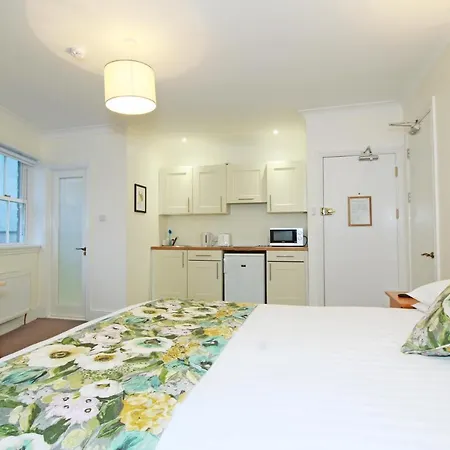 Harry Clarke Mews At The Castle شقة