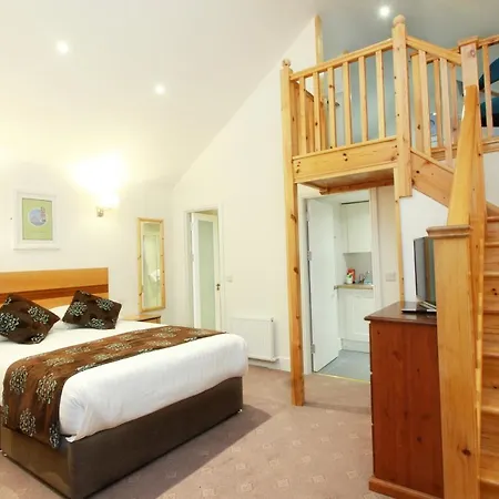 Harry Clarke Mews At The Castle