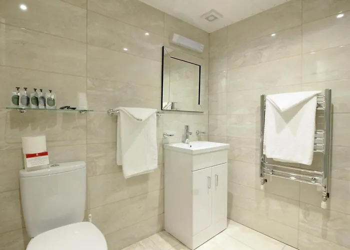 Апартаменты Harry Clarke Mews At The Castle *