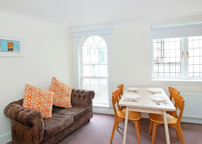 Harry Clarke Mews At The Castle