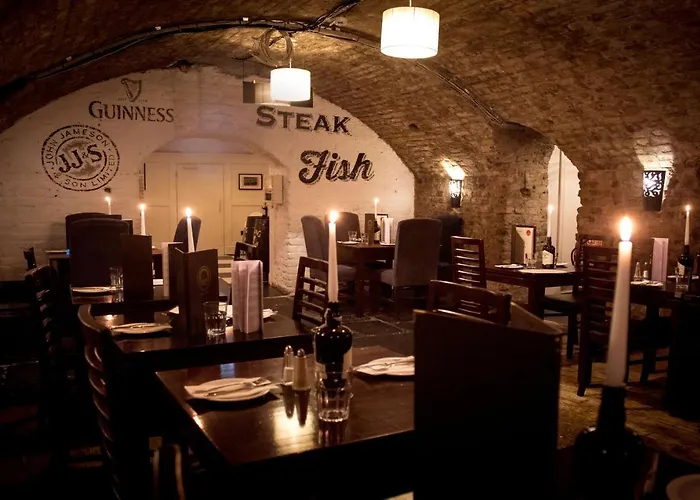 Harry Clarke Mews At The Castle Dublino