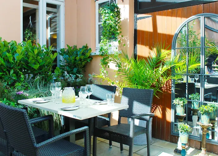 Harry Clarke Mews At The Castle * Dublín