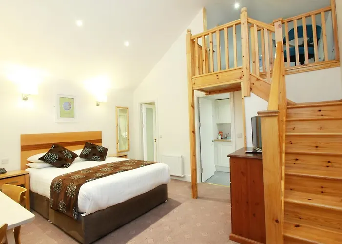 Harry Clarke Mews At The Castle